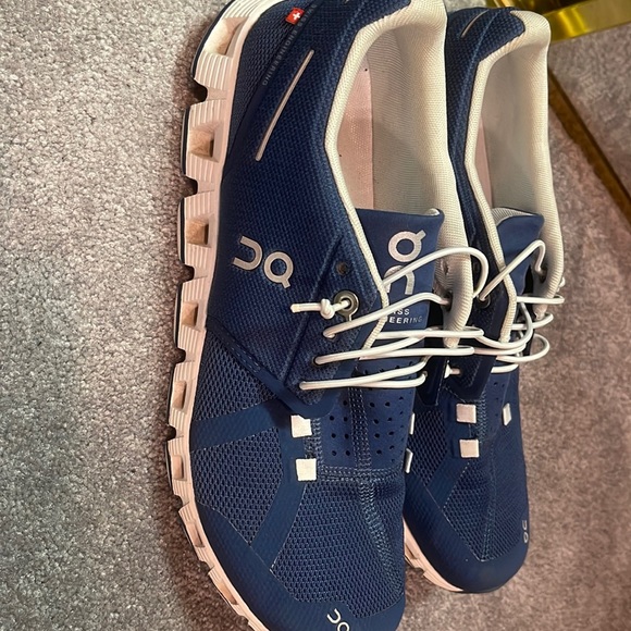 On Running Shoes - On cloud slip on W9